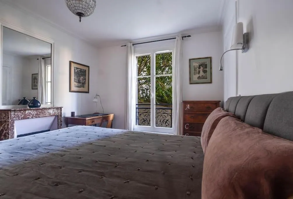 Charming Flat In Old Appartement *